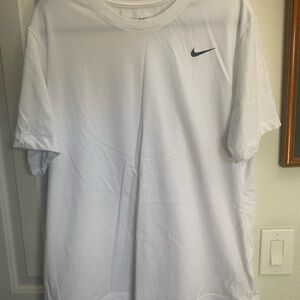 Nike Men's Classic White Short Sleeve Tee
